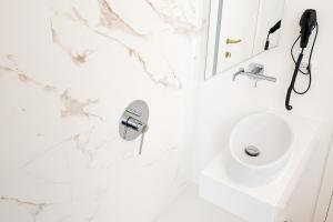 Casa Milano - Classic Elegance, Balcony