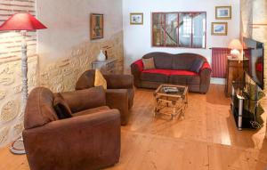 4 Bedroom Cozy Home In Aiguillon