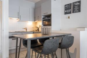 Volledig gerenoveerd 2 slaapkamer appartement in Westende-Bad, 250 m van het strand