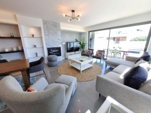 Luxury Design Villa (Private Pool & Jacuzzi)