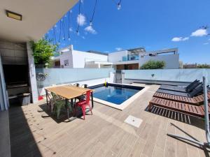 Luxury Design Villa (Private Pool & Jacuzzi)