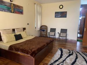 Shivoham Cottage near Dhokane Waterfall