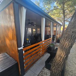 FM mobile - Oaza mira, Drage