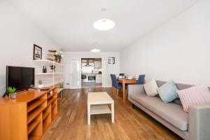 Amazing Thames view apartment