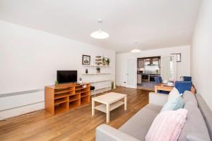 Amazing Thames view apartment