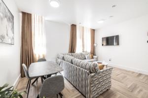 Boutique City Retreat Perfect for Business & Families With Free Gym By The Pocklington - The Filbert Suite