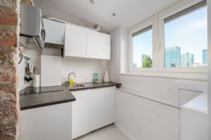 Saski View Apartment by BookingHost
