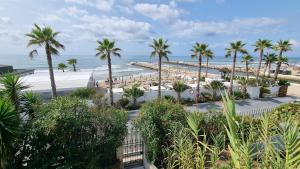 LA VILLA fronte SPIAGGIA BANDIERA BLU