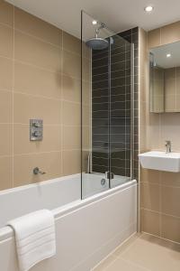 Still Life Aldgate Deluxe