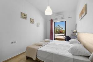 Seafront Apartment in Chania 6