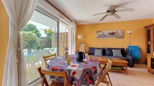 Appartements V-Mimosas 02 Appartement lumineux pour 6 personnes avec terrasse et jardin a Vieux Boucau : photos des chambres