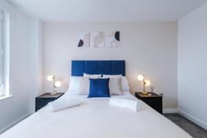 2BR Flat in Salford, Modern, City Centre, WiFi, Kitchen