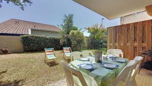 Appartements V-Mimosas 02 Appartement lumineux pour 6 personnes avec terrasse et jardin a Vieux Boucau : photos des chambres