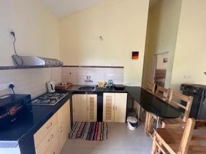 Varca Beach 2BHK App with Swimming Pool