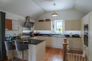 Finest Retreats - Wiggle Barn, Kingsand