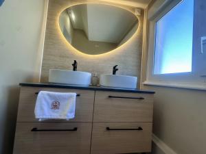 Appartements AMMG Tour Marina – Suites Signature | Vue Mer Panoramique, Jacuzzi & Design : photos des chambres