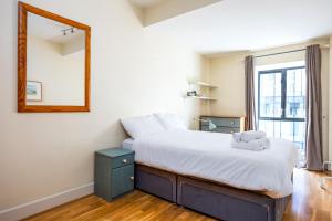 2 Bed Apartment with Roof Terrace 10 Min Walk to River Liffey