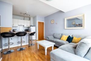 2 Bed Apartment with Roof Terrace 10 Min Walk to River Liffey