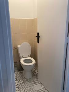 Joli Gîte Fushia Au Bord Du Lac