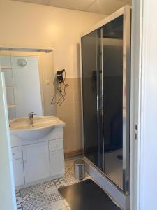 Joli Gîte Fushia Au Bord Du Lac