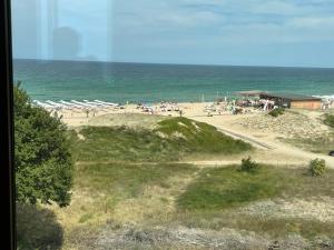 First Line Lozenez Beach Anron