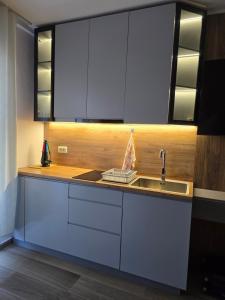 Olive Breeze Drymades