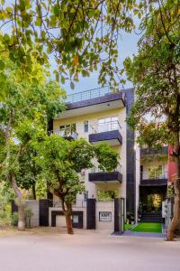 Avanti Manors- Service Apartments