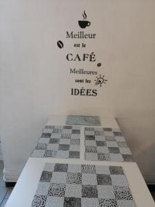 Appartements Studio tout equipe avec internet : photos des chambres