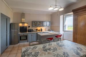 Belle Maison En Pierre Avec Piscine