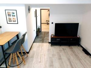 Peaks & Waves Apartment