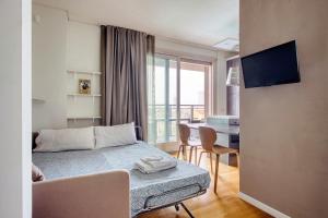 GiaxTower Gym Spa & Pool Bright Space