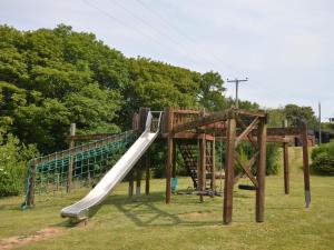 4 Bed in Hope Cove 90027