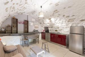 Maisons de vacances Belle Maison En Pierre Avec Piscine : photos des chambres