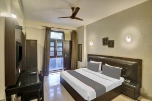 Hotel Lloyd Near Kalkaji Temple