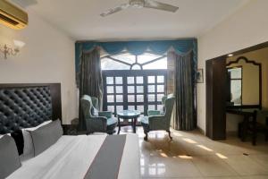 Hotel Lloyd Near Kalkaji Temple