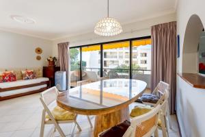 2 BDR Flat With Pool in Vilamoura by LovelyStay