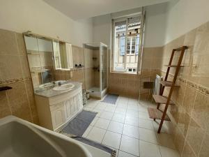 Loft 150 m2 Parking Hyper centre