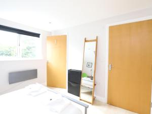 Pass the Keys Equipped Apartment Parking - Central Oxford