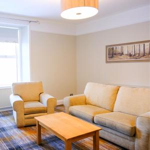 Glen Mhor Hotel at Uile-bheist Brewstillery