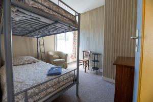 B&B / Chambres d'hotes Gite Le Relais Saint Michel : Chambre Quadruple