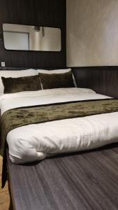 Highwind - Projector, Playstation 4, Pool