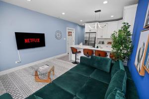 Spacious 3BR Home Near Chicago Downtown, University of Illinois Chicago & Medical District