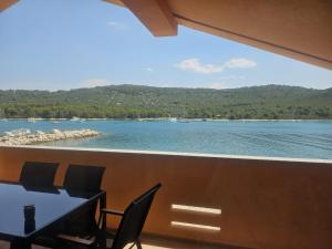 5m to sea, breathtaking view, newly renovated apartment