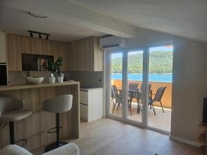 5m to sea, breathtaking view, newly renovated apartment