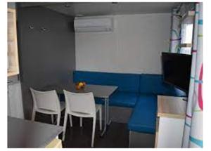 Campings Camping Le Vallon Des Cigales : photos des chambres