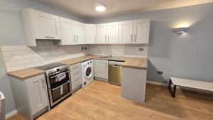 Charming 2-Bed, 1-Bath Apartment, Galway City