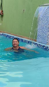 Casa com dois quartos e piscina