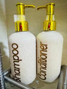 Shore Residences MOA - Via & Sabby Staycation