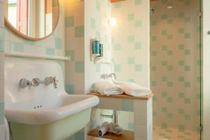 Hotels Le Petit Hotel : photos des chambres