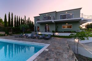 Dimelli Luxury Suites